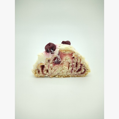 Синнабон с вишней.jpg